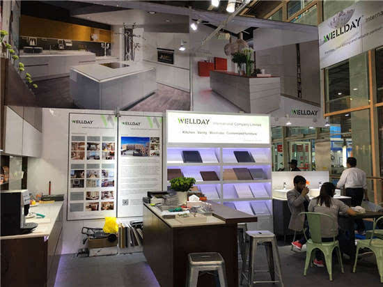 “踩”著電動滑板車狂銷歐美，廚具展臺上演“花式”吸睛——第121屆廣交會另類觀察